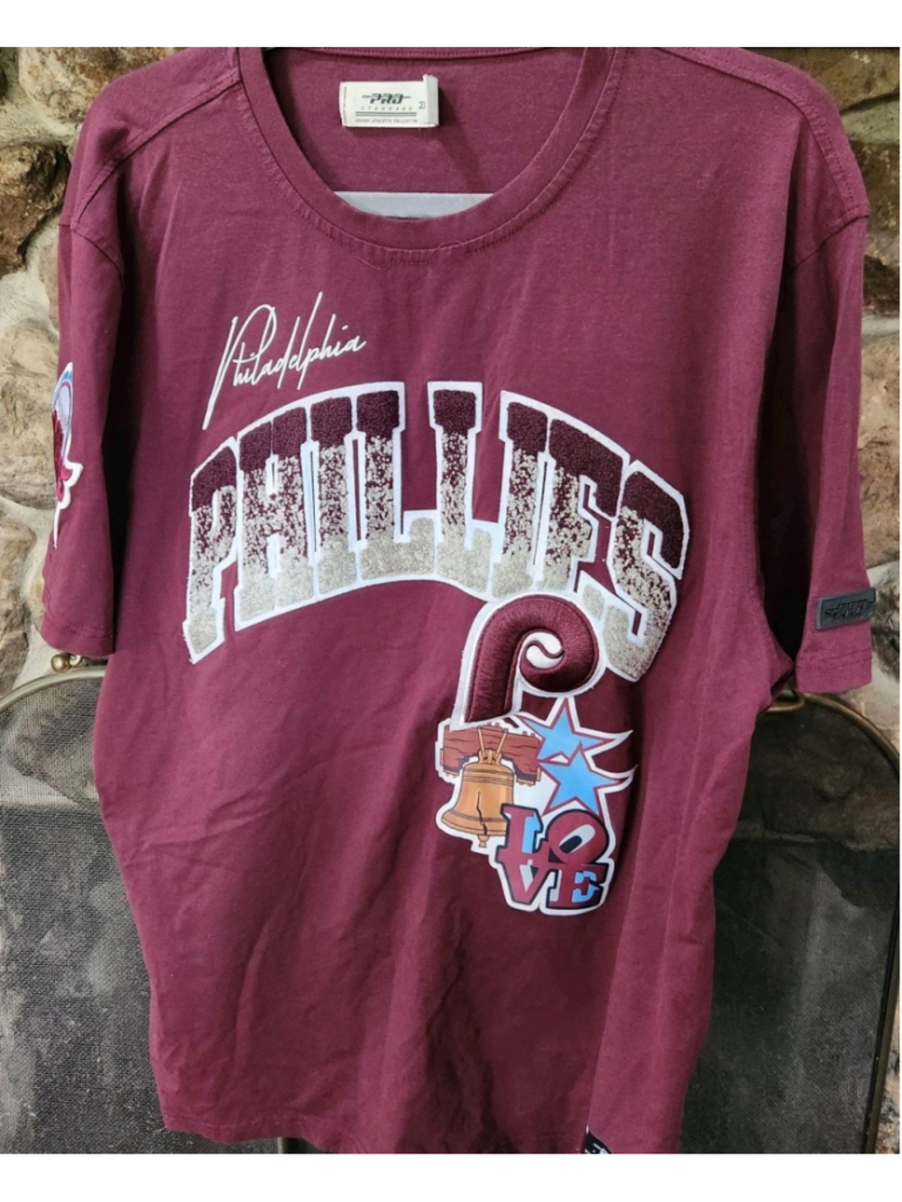 Philadelphia Phillies Shirt 2XL Pro Standard Luxury Athletic Collection (Flaw)
